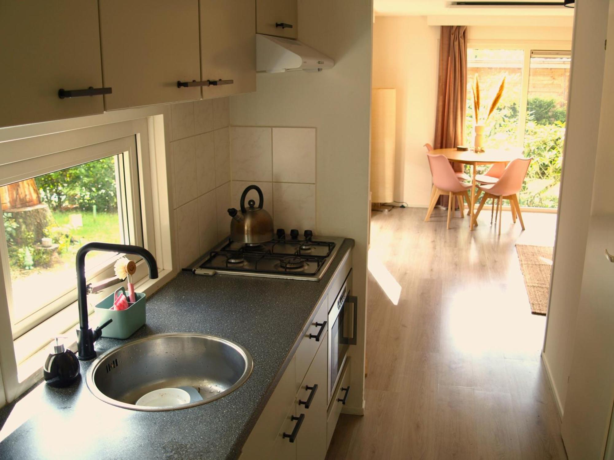 Gezellig Gemoderniseerd Chalet Op De Veluwe Putten Kültér fotó