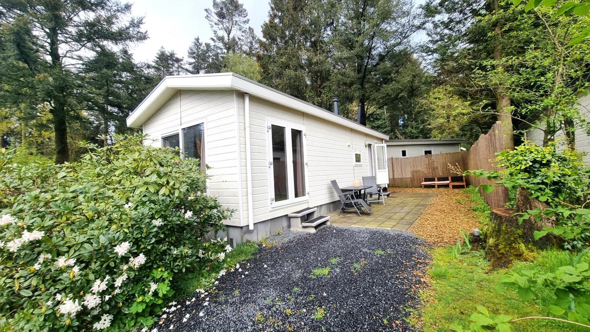 Gezellig Gemoderniseerd Chalet Op De Veluwe Putten Kültér fotó